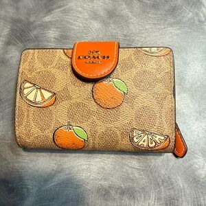 Coach Medium Corner Zip Wallet w/Signature Canvas w/oranges